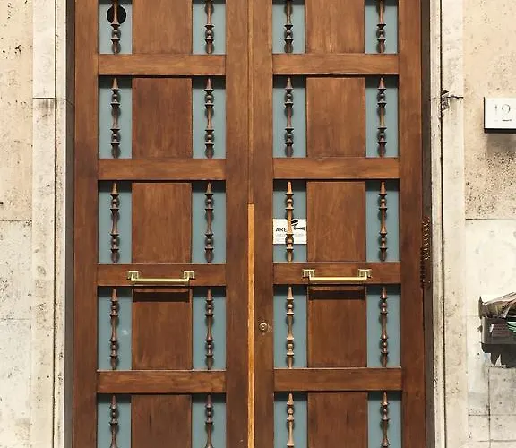 לינה וארוחת בוקר Vatican 4*